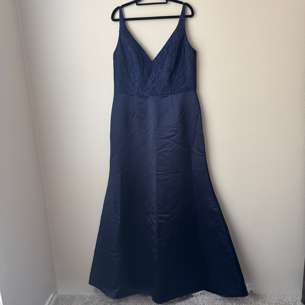 Hayley Paige Occasions V-Neck Blue Satin Lace Sleeveless Maxi Mermaid Dress 14 - Picture 3 of 16